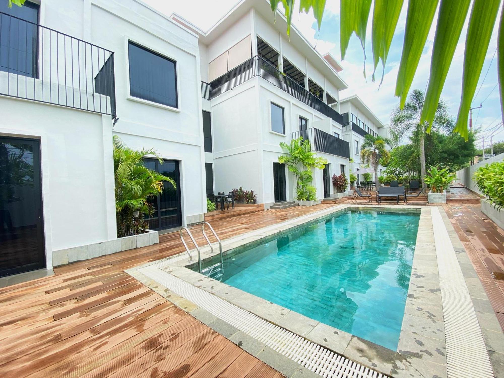 Onyx Hotel & Villa Tanjunguban Luaran gambar